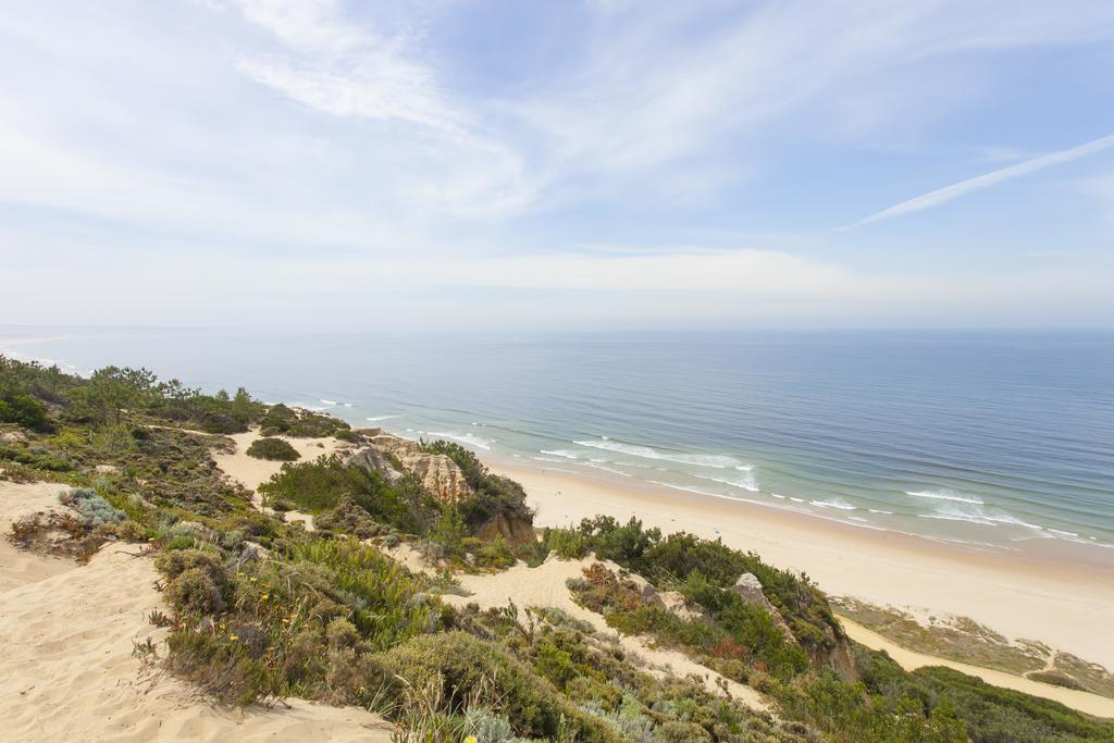 Lisbon Waves Surf Lodge Almada Extérieur photo