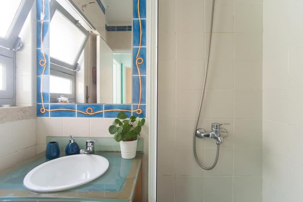 Lisbon Waves Surf Lodge Almada Extérieur photo