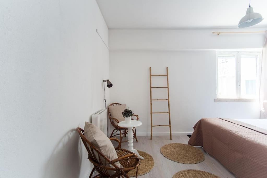 Lisbon Waves Surf Lodge Almada Extérieur photo