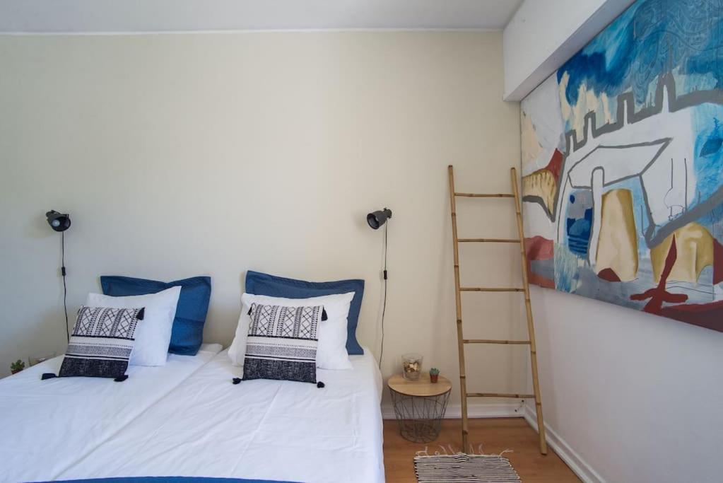 Lisbon Waves Surf Lodge Almada Extérieur photo