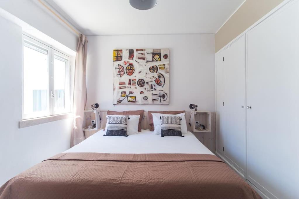 Lisbon Waves Surf Lodge Almada Extérieur photo
