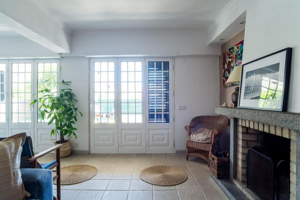 Lisbon Waves Surf Lodge Almada Extérieur photo