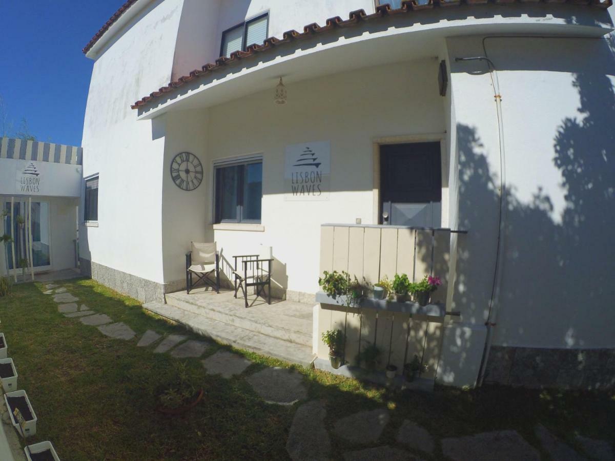 Lisbon Waves Surf Lodge Almada Extérieur photo