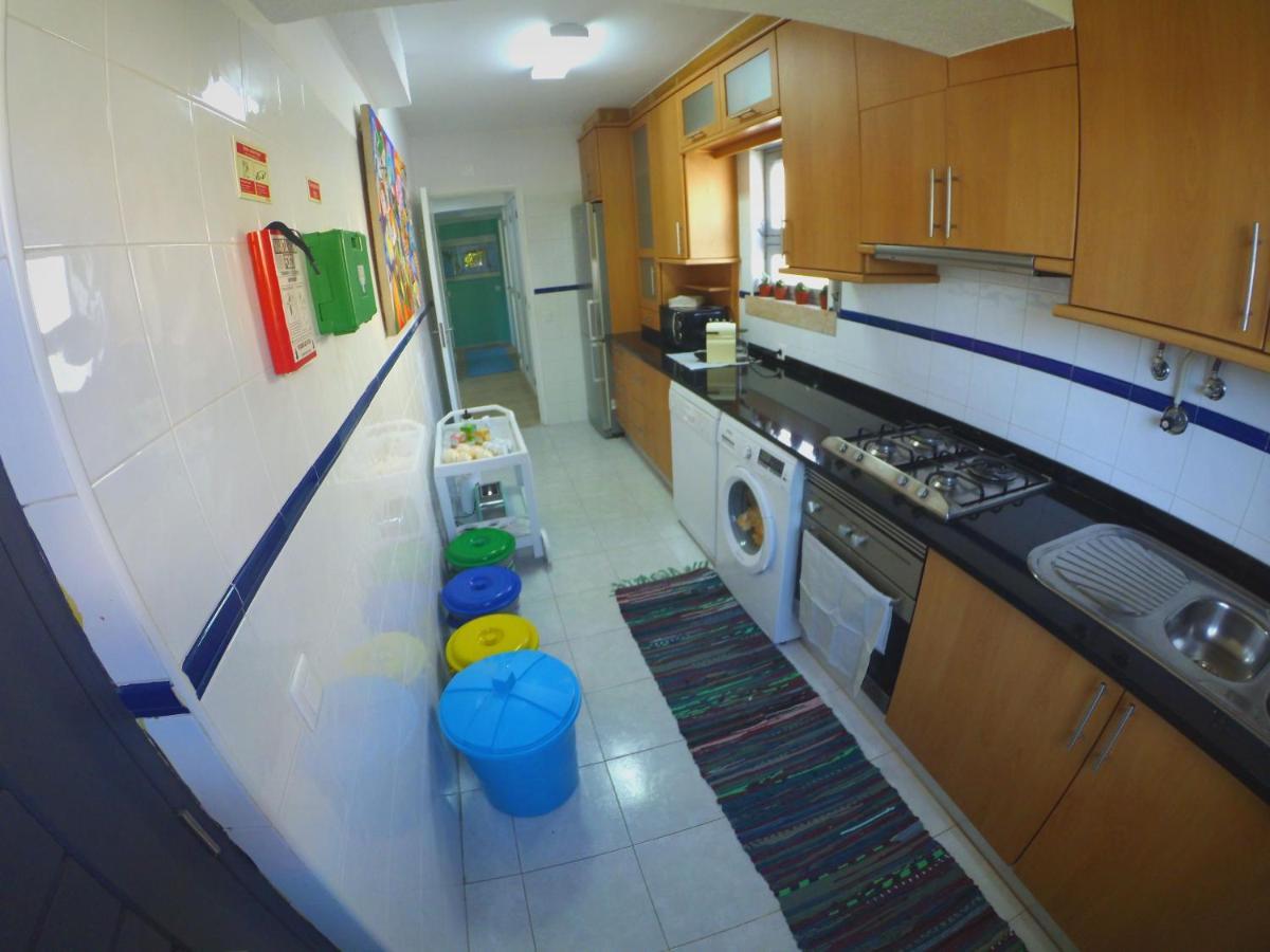 Lisbon Waves Surf Lodge Almada Extérieur photo